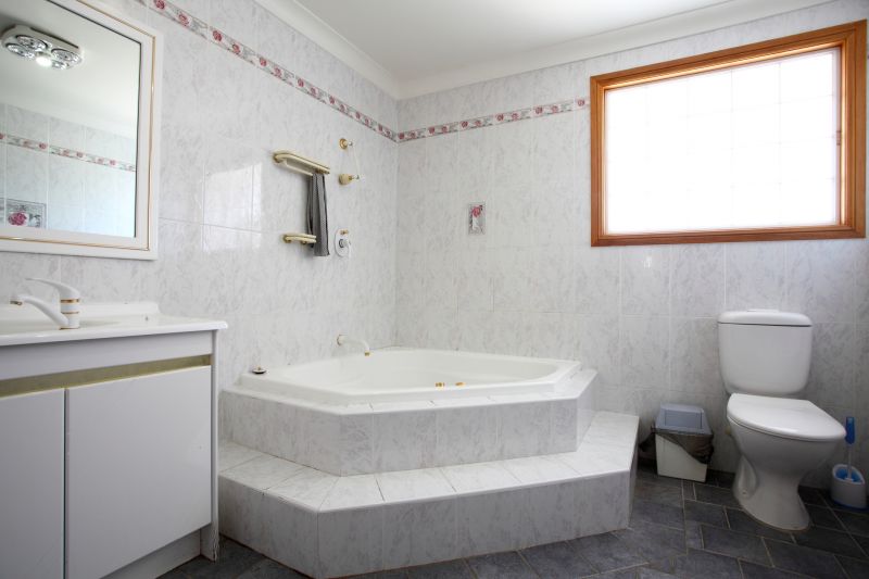 Top Bathtub Installation Companies in Noblesville, IN